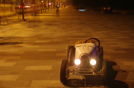 牛爆了!工程师老爸给儿子造Mini Bugatti