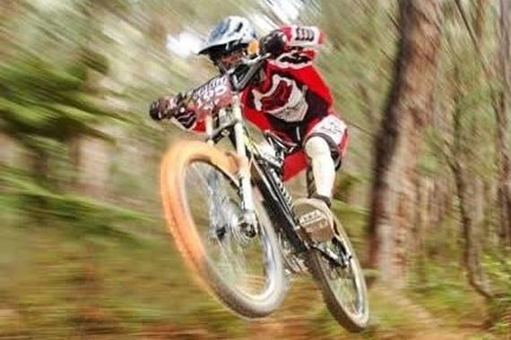 自行车超速吃罚单 英国男子被罚6460元