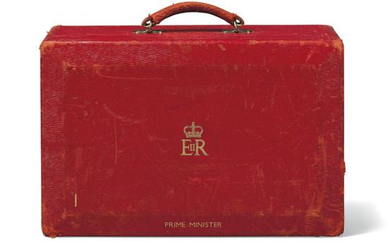 撒切尔夫人担任首相时使用的公文包，预计可卖出5000英镑