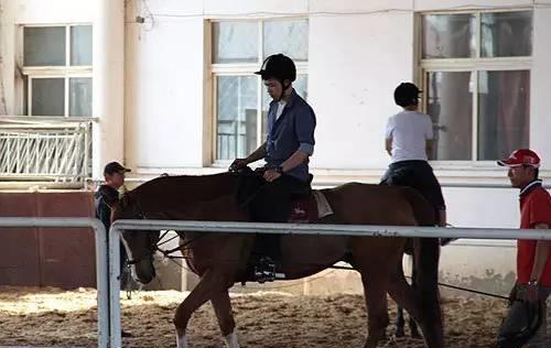 大学生眼中的马术:有趣也神秘 社团活动增进了