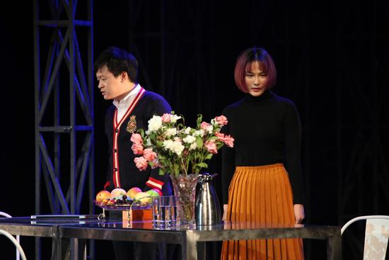 《危机公关》关注社会现实寻找光明的眼睛|危