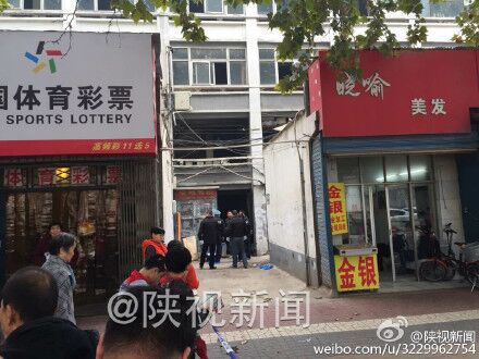 老人经营着一家烟酒商店，发现商店库房有陌生人，在与对方搏斗中不幸身亡。