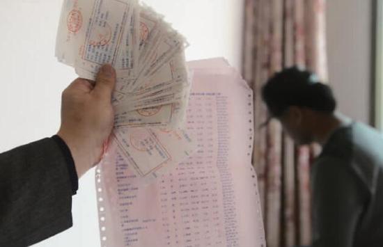 16岁男孩医院切包皮花7600余元 自称后悔也晚