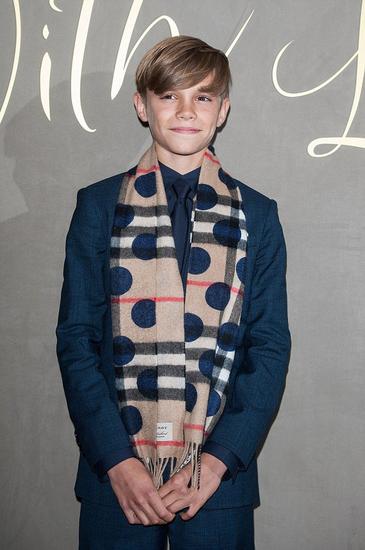 贝克汉姆二儿子魅力难挡!收获巨星粉丝