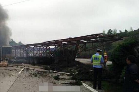 沪昆高速特大交通事故致22人死13伤