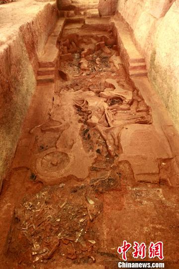 南昌西汉海昏侯墓中的真车马陪葬坑。　江西省文物考古研究所　摄