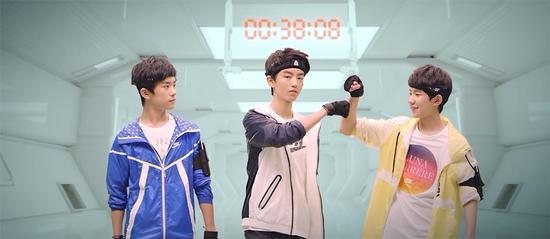 最萌年龄差!《全员》黄晓明TFBOYS成搭档|黄