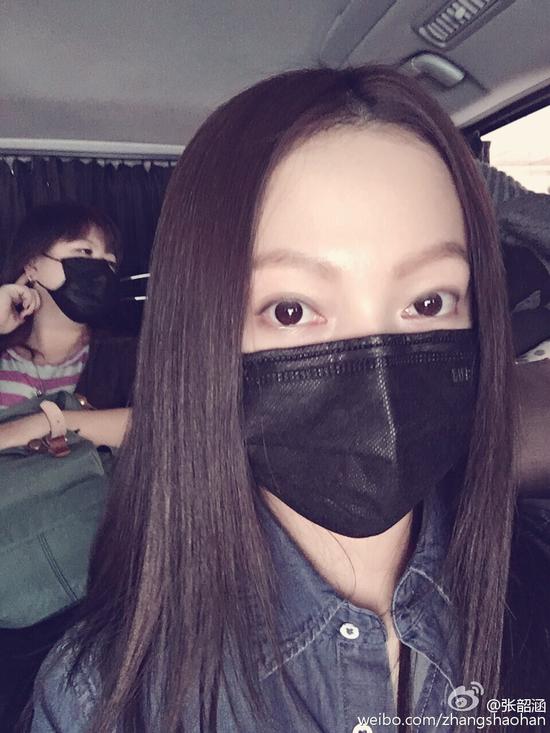 张韶涵素颜自拍眼角下垂