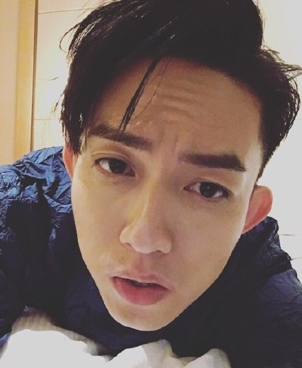 林宥嘉自曝光脚踩到狗屎 粉丝:走狗屎运|林