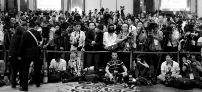 11月7日，“习马会”在新加坡香格里拉酒店举行。中外记者云集，共同见证这一历史性时刻。图/东方IC