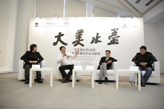 开幕式沙龙嘉宾 左起王东声先生、徐里先生、杭春晓先生、陈明先生