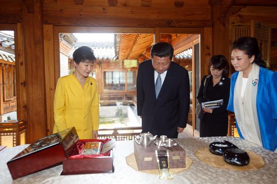 朴槿惠送习近平国礼中有围棋