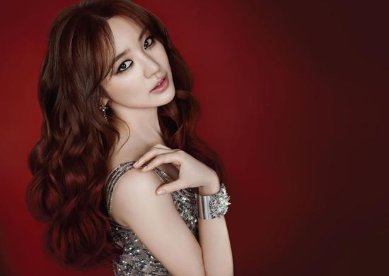 尹恩惠携手巴黎欧莱雅沙龙专属 演绎全新探索“微菁油烫”|欧莱雅_新浪时尚_新浪网