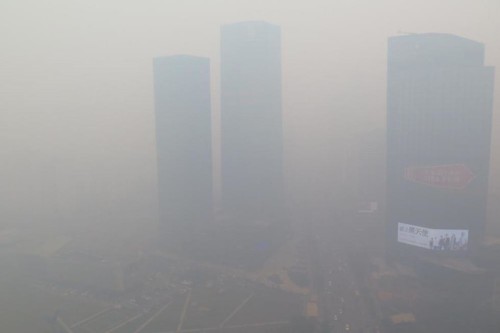 11月8日，沈阳PM2.5浓度爆表，一度超过1000微克/立方米，辽宁省内另有多个城市空气质量指数爆表。