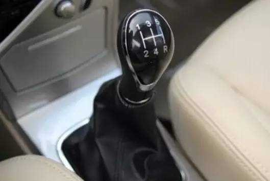 刹车失灵怎么办?这几个救命绝招要记牢