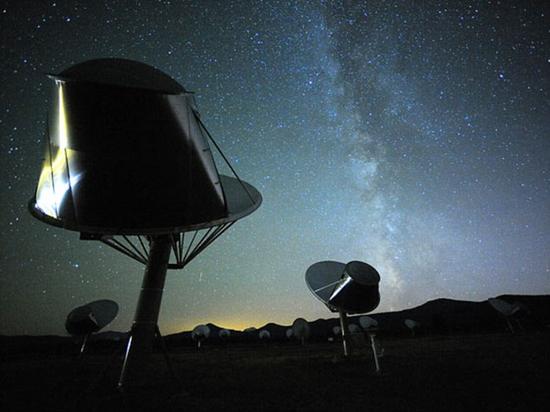 为了探索这一结构是否是外星智慧生命所建造，地外生命搜寻协会(SETI)将艾伦望远镜阵列对准恒星KIC 8462852，时间已经超过两个星期。