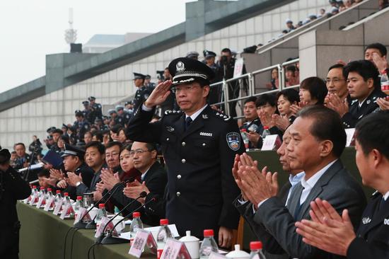 许甘露:扣好人生第一粒扣子,打好从警政治底