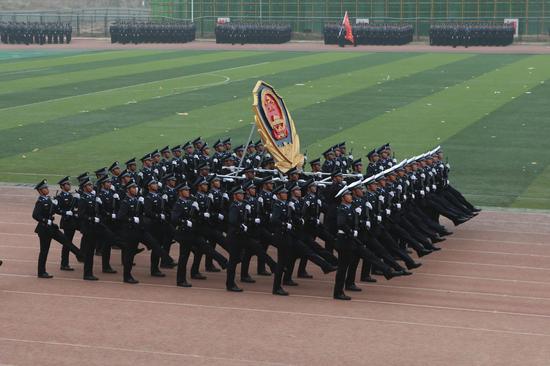 许甘露出席河南警察学院2015年警训汇报暨新生开学典礼