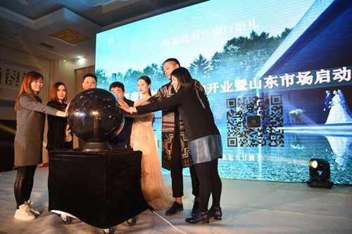 济南婚纱市场_济南洛口服装批发市场(3)