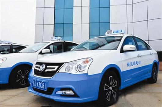 武汉30台新版电动的士正式投运 两公里起步价