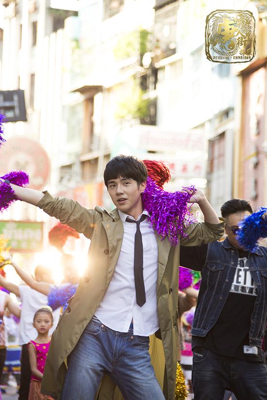 刘昊然呆萌舞动