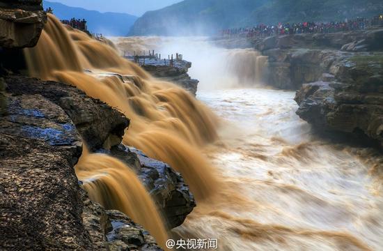 黃河壺口瀑布現冬汛 河面最寬達500米