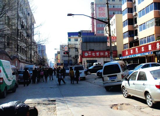 未來路東明路之間的緯二路拆遷前