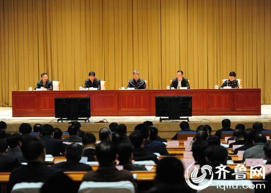 11月11日上午,山東省召開全省經(jīng)濟責(zé)任審計工作電視會議。(齊魯網(wǎng)記者張偉攝