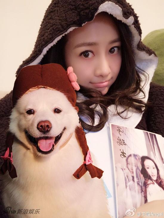 王鸥卖萌要抱抱 网友赞其P得一手好图|王鸥