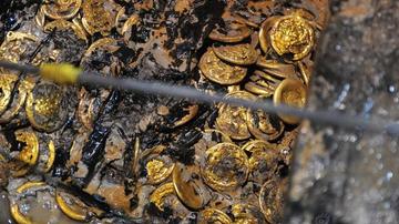 南昌西汉古墓挖出黄金堆 金器数量惊人