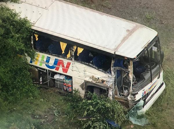 加拿大一巴士发生事故 24名中国游客受伤