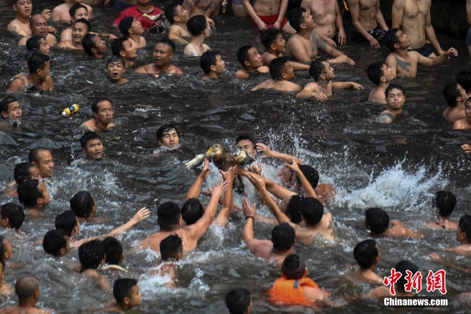 央行发行2019年版第五套人民币 票面更鲜亮