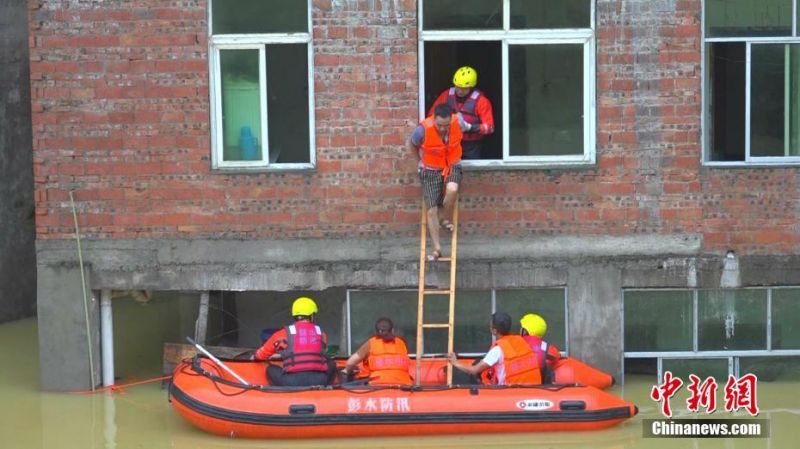 沈腾蒋奇明新片《欢迎来龙餐馆》首发概念海报