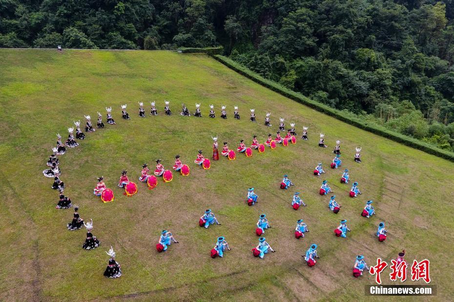 ﻿变废为宝/建先进堆肥基地垃圾循环利用