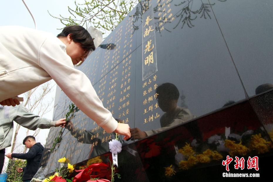 这三大生肖，5月贵人带来桃花运，感情开花结果！