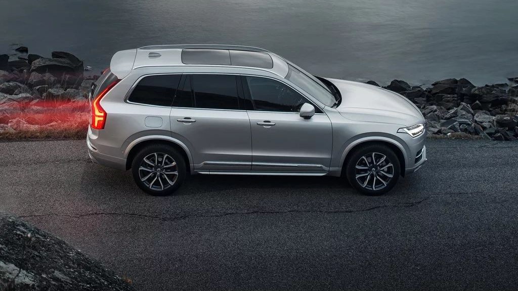 别再把越野和SUV扯一起了，90%车主要的是这些超豪华车带来的质感！