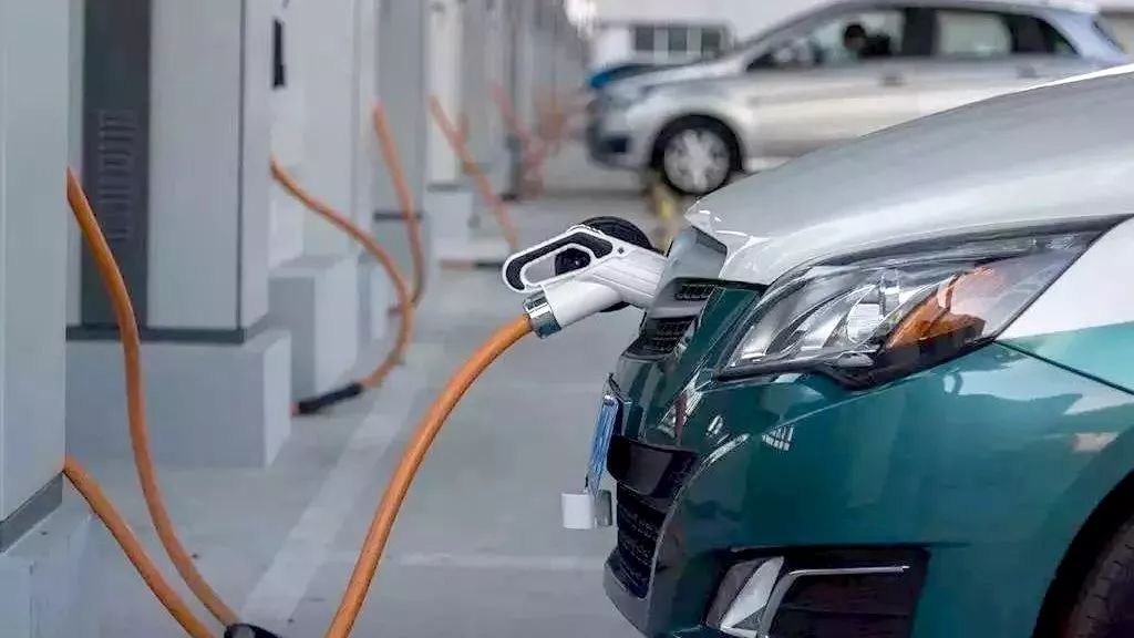 谁能上岸谁将裸泳?2019年,新能源造车“玩家”们的生死劫