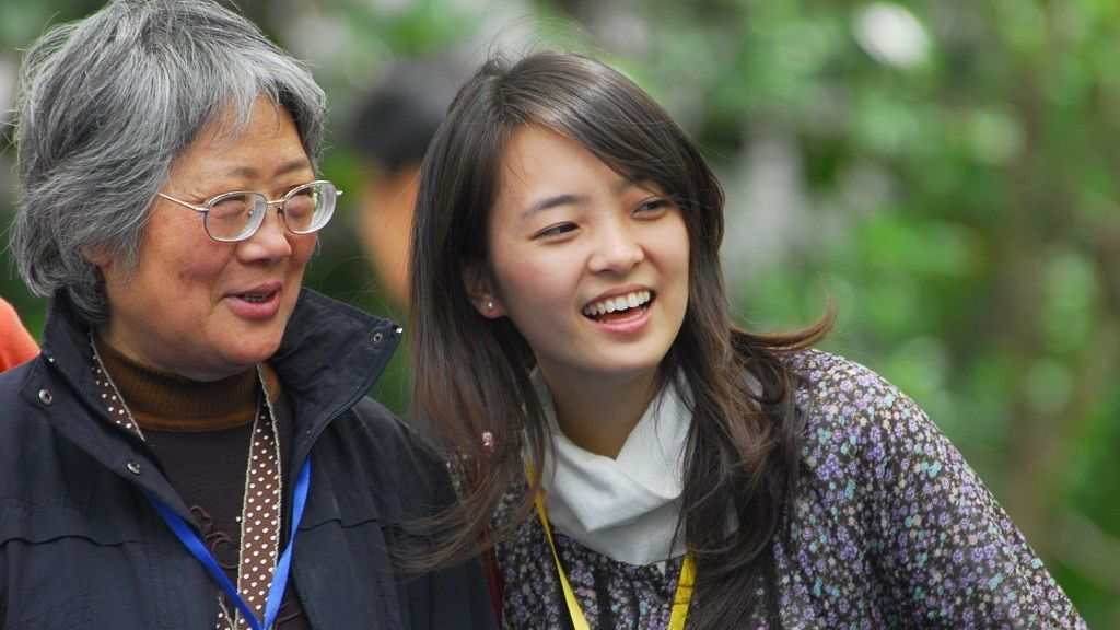 陪伴式啃老算是孝顺吗?