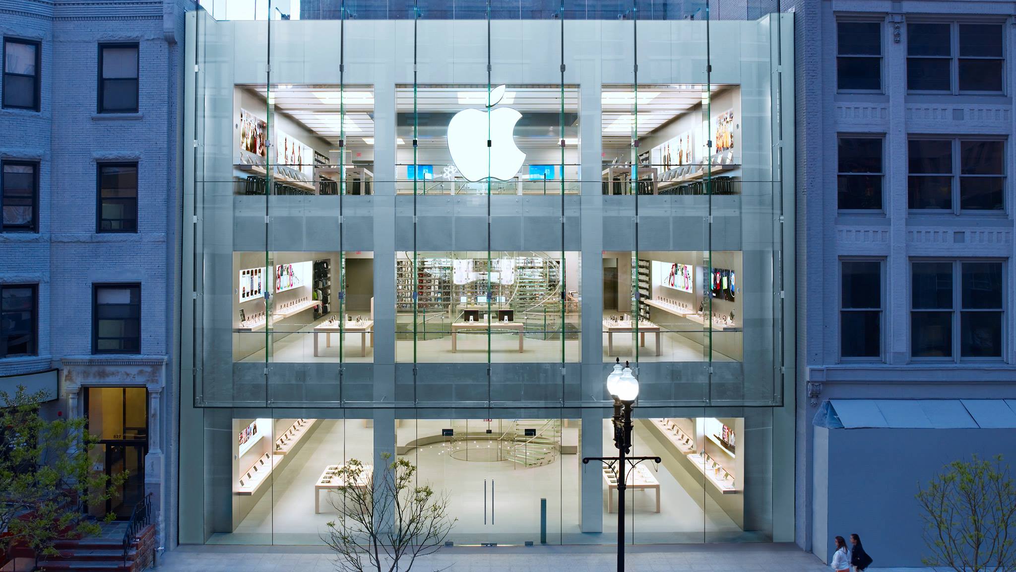 位于波士顿的一家Apple Store(图自Facebook)