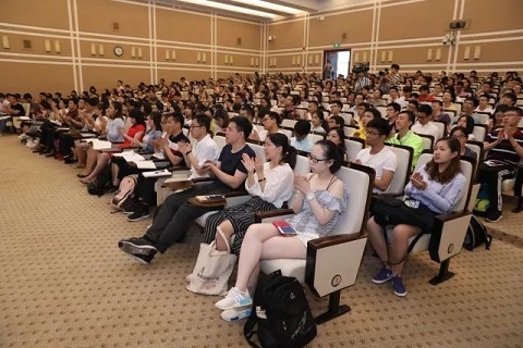 复旦人如何答新时代的考卷?校党委书记焦扬为2018届毕业生上最后