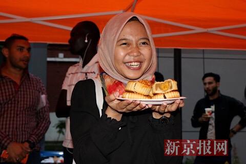 对外经济贸易大学举办来华留学生中秋节活动