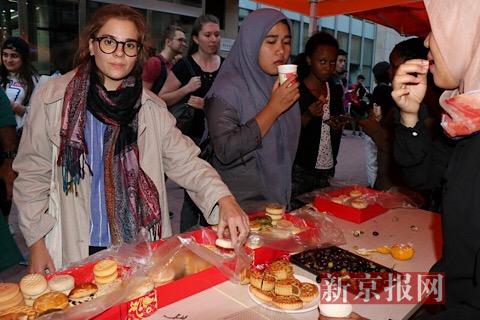 对外经济贸易大学举办来华留学生中秋节活动