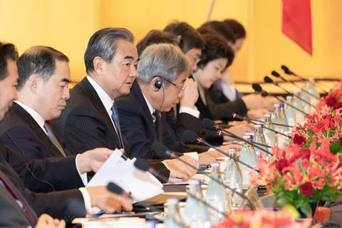 媒体:习近平与安倍分别致贺信 这场会议什么来