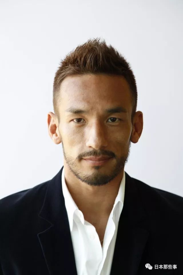 中田英寿是前日本职业足球运动员，曾两次当选亚洲足球先生。