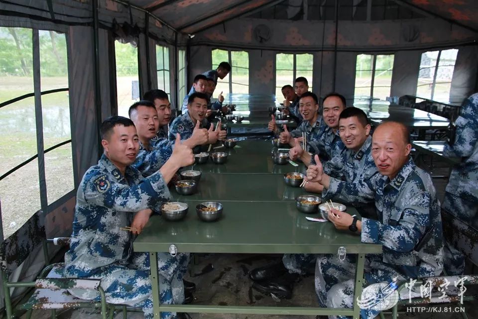 实战化战场拒绝被"导演"|空军|战场
