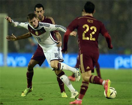 上届世界杯冠亚军热身赛战劲敌 荷兰意大利新