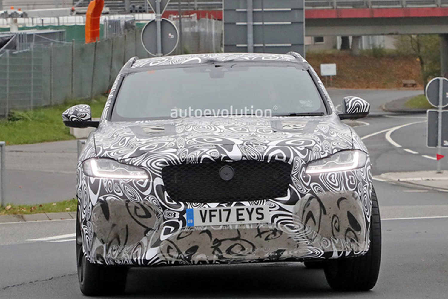 捷豹F-PACE SVR 将于纽约车展亮相