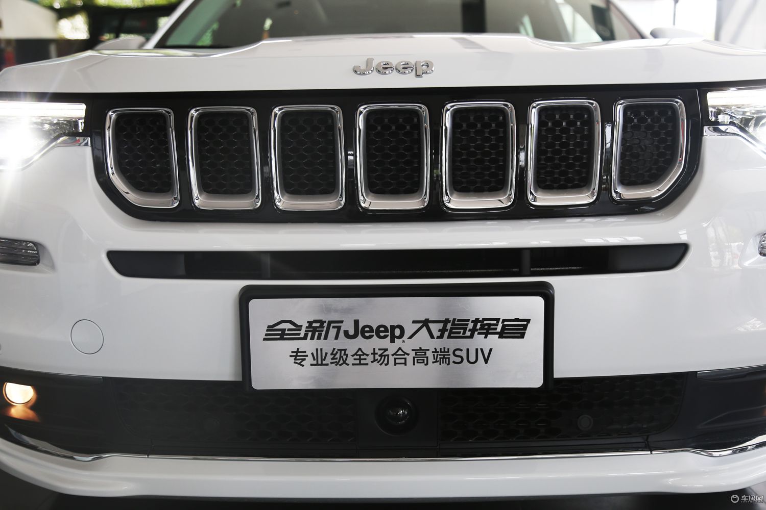 Jeep大指挥官到店实拍 内饰精致/接受预定