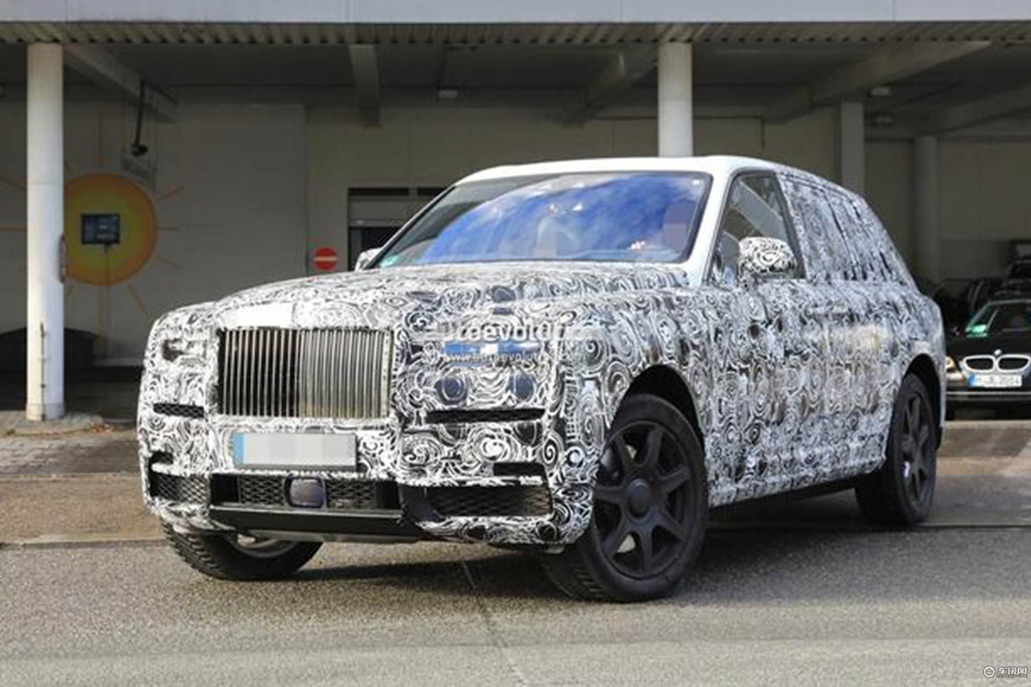历史上最贵的SUV要来了 劳斯莱斯Cullinan