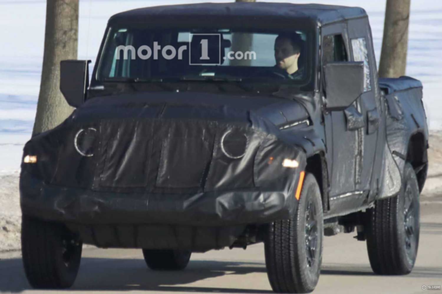 Jeep牧马人皮卡版谍照曝光 有望11月亮相